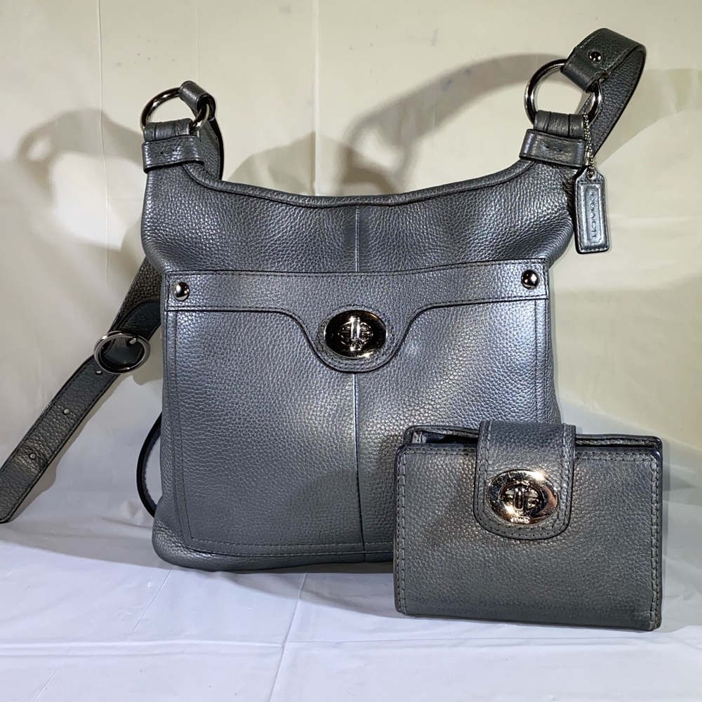 Coach purse and wallet